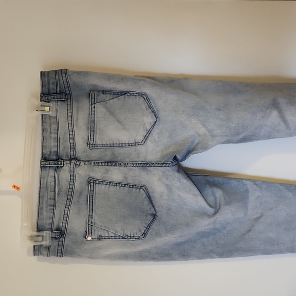 REVAMPED DENIM distressed/ripped jeans - Picture 5 of 8